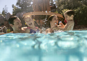 sm0926ZT_GCH_WaterSlide_02207DZ_JB_700x467